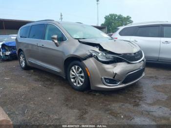  Salvage Chrysler Pacifica