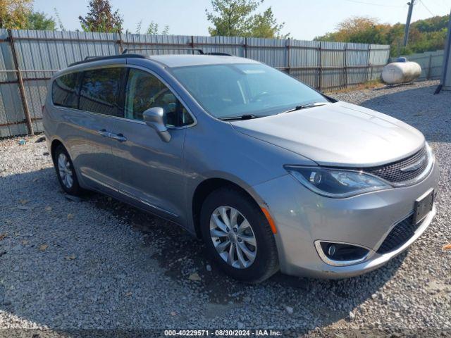  Salvage Chrysler Pacifica