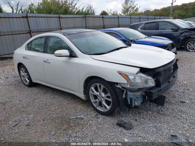  Salvage Nissan Maxima