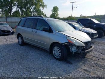  Salvage Toyota Sienna