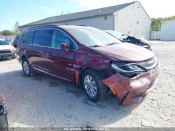  Salvage Chrysler Pacifica