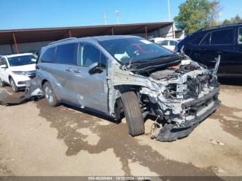  Salvage Toyota Sienna