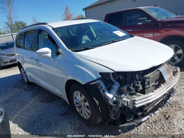  Salvage Chrysler Pacifica