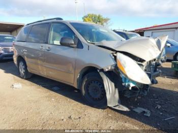  Salvage Toyota Sienna