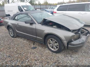  Salvage Ford Mustang