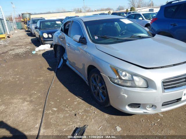  Salvage Nissan Maxima