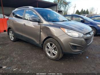  Salvage Hyundai TUCSON