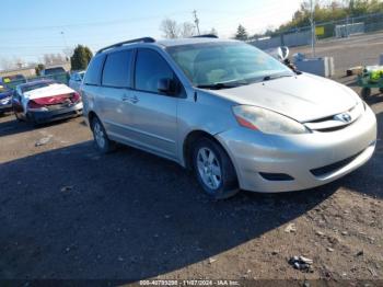  Salvage Toyota Sienna