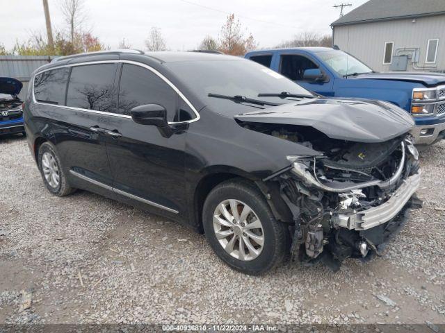  Salvage Chrysler Pacifica