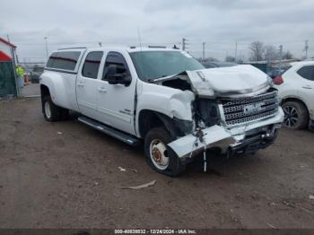  Salvage General Motors Sierra 3500HD