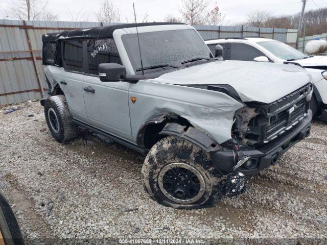  Salvage Ford Bronco