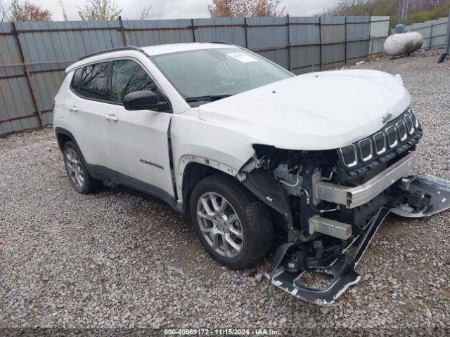  Salvage Jeep Compass