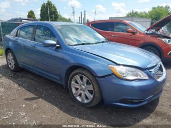  Salvage Chrysler 200