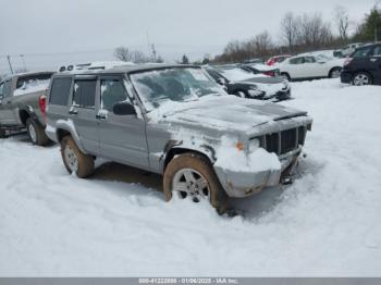  Salvage Jeep Cherokee