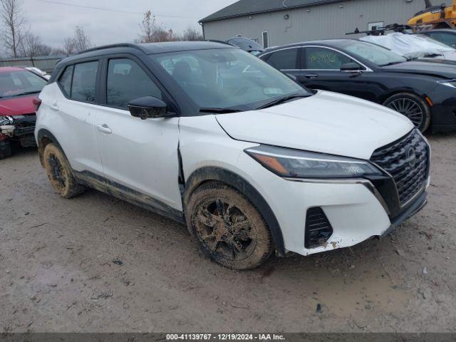  Salvage Nissan Kicks