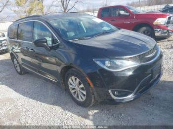  Salvage Chrysler Pacifica