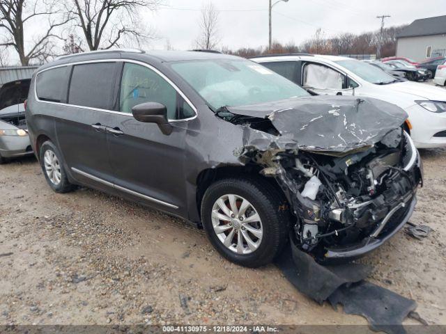  Salvage Chrysler Pacifica