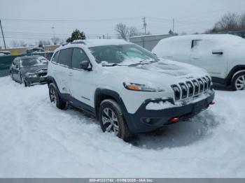  Salvage Jeep Cherokee