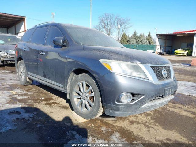  Salvage Nissan Pathfinder