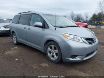  Salvage Toyota Sienna