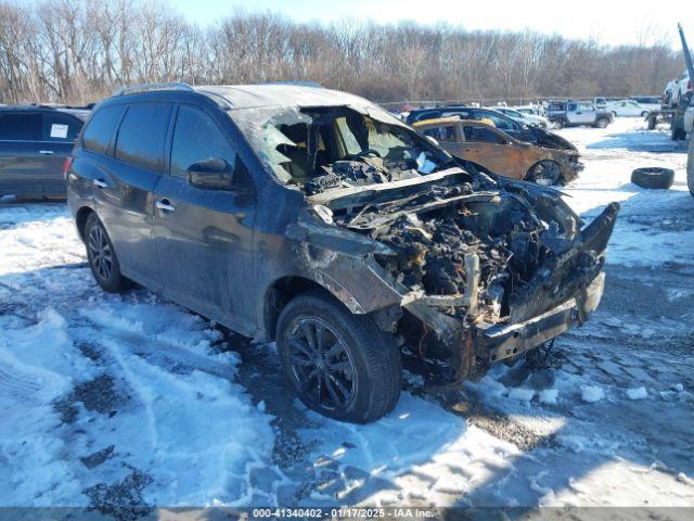  Salvage Nissan Pathfinder