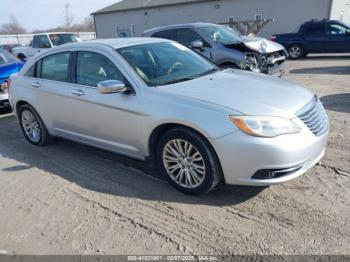  Salvage Chrysler 200