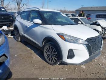  Salvage Nissan Kicks