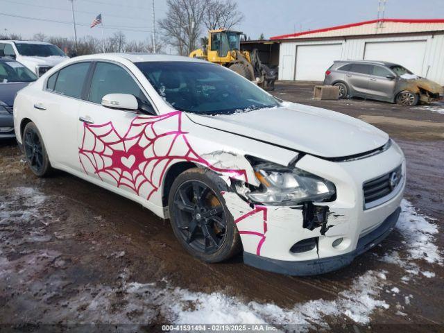  Salvage Nissan Maxima