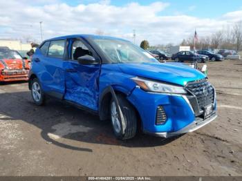  Salvage Nissan Kicks