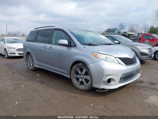  Salvage Toyota Sienna