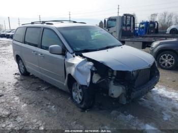  Salvage Chrysler Town & Country