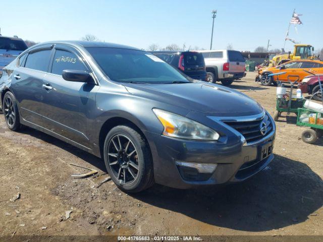  Salvage Nissan Altima