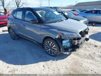  Salvage Nissan Kicks