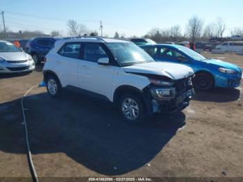  Salvage Hyundai VENUE