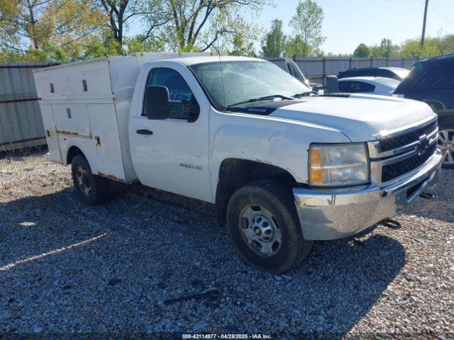  Salvage Chevrolet Silverado 2500