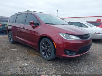  Salvage Chrysler Pacifica
