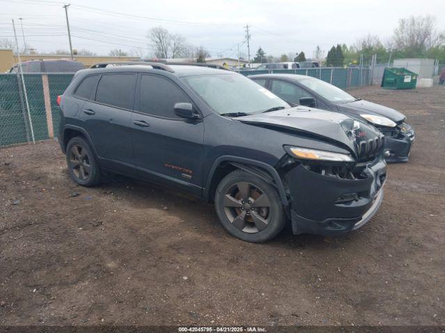  Salvage Jeep Cherokee