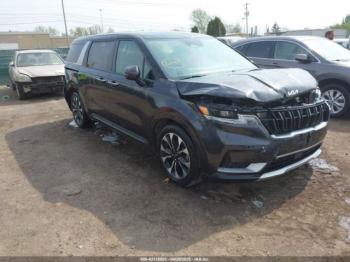  Salvage Kia Carnival