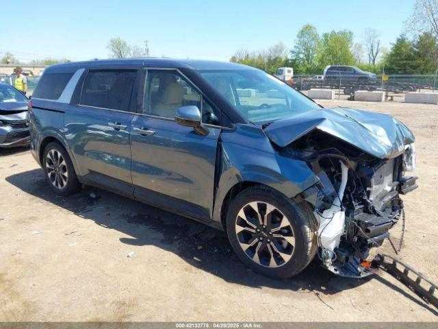  Salvage Kia Carnival
