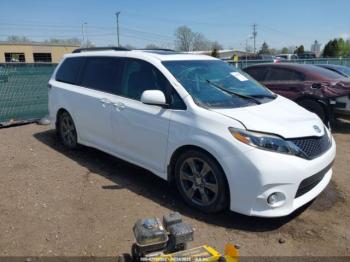  Salvage Toyota Sienna