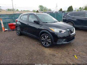  Salvage Nissan Kicks