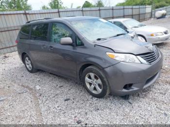  Salvage Toyota Sienna