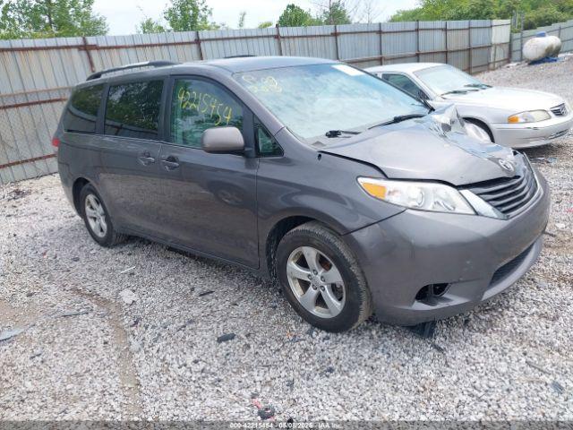  Salvage Toyota Sienna