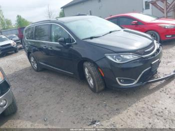  Salvage Chrysler Pacifica