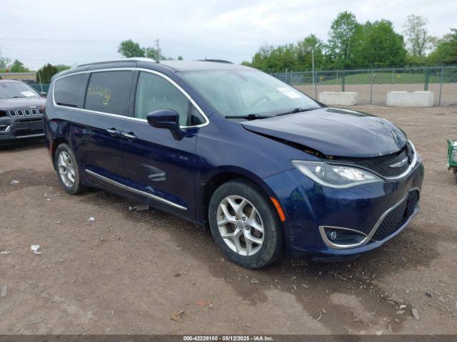  Salvage Chrysler Pacifica