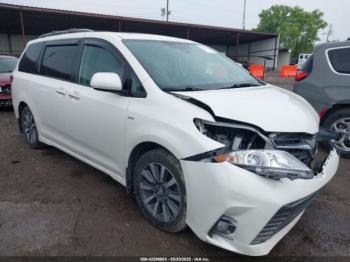  Salvage Toyota Sienna