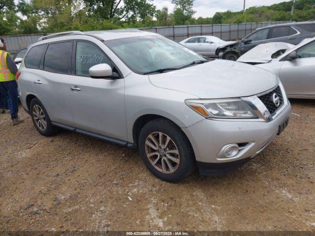  Salvage Nissan Pathfinder
