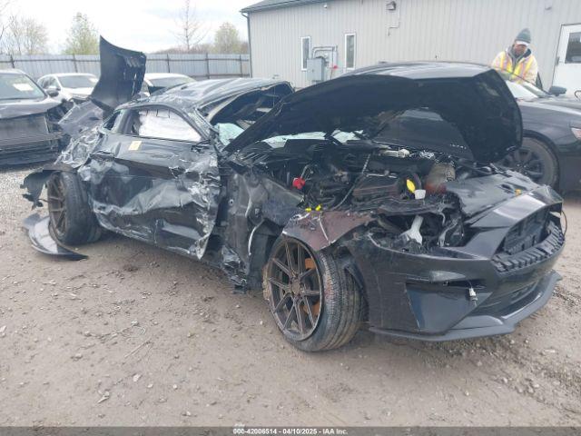  Salvage Ford Mustang