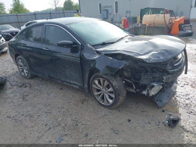  Salvage Chrysler 200