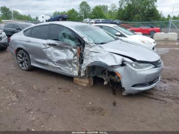  Salvage Chrysler 200